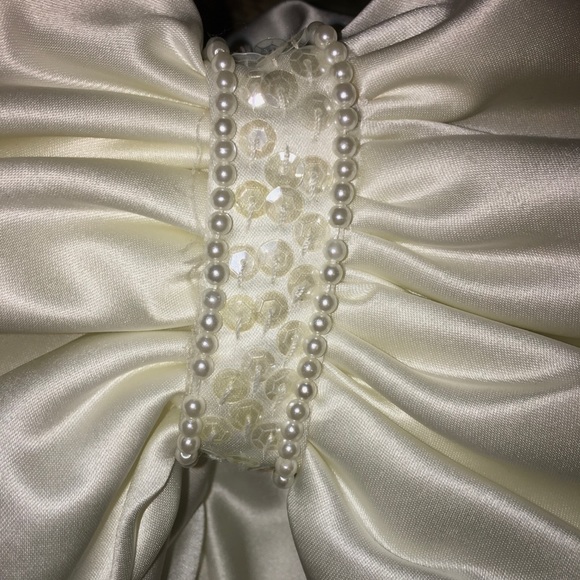 Dreamy Wedding gown - Picture 11 of 16